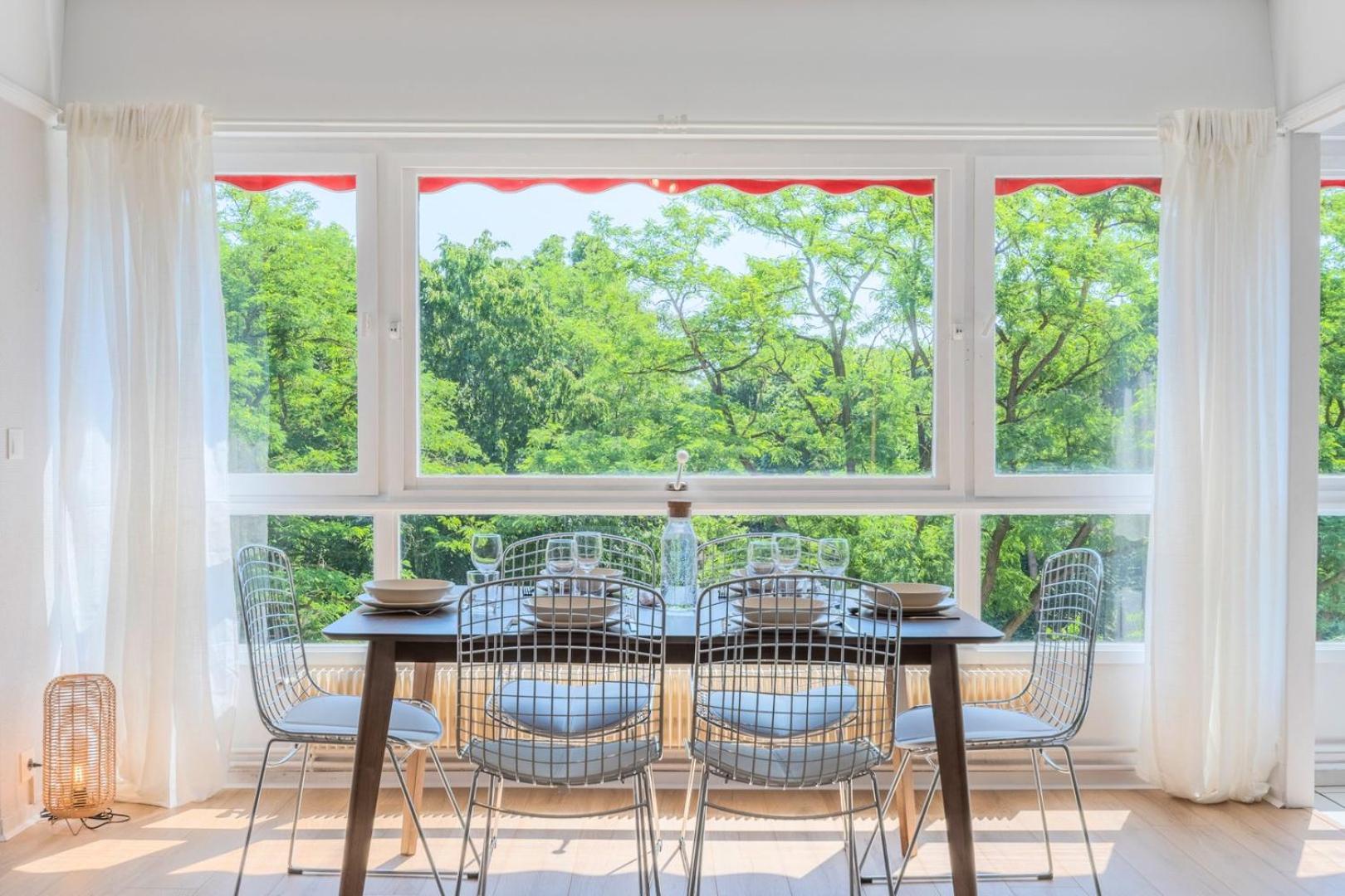 Spacious 3 Bedroom Apartment & Private Parking! Lambersart Exterior photo